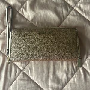 Michael Kors Large Logo Continental Wallet